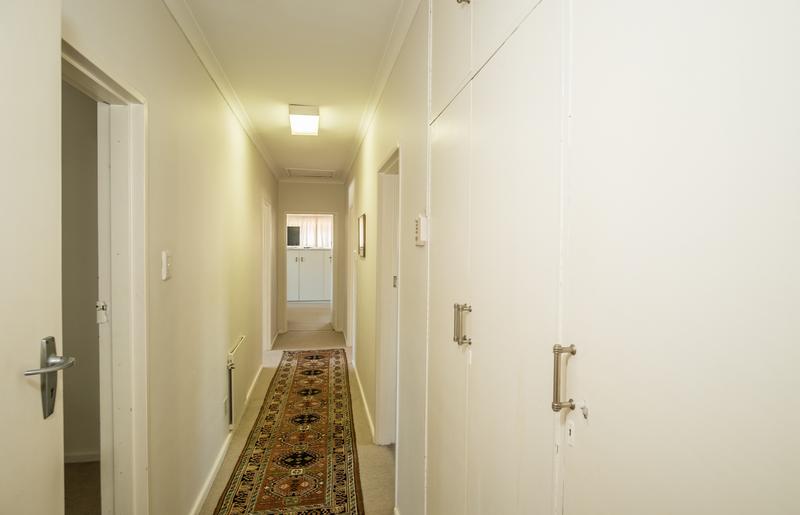 To Let 4 Bedroom Property for Rent in Bergvliet Western Cape